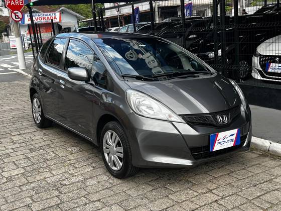 HONDA FIT 1.4 DX 16V FLEX 4P MANUAL HONDA FIT 1.4 DX 16V FLEX 4P MANUAL